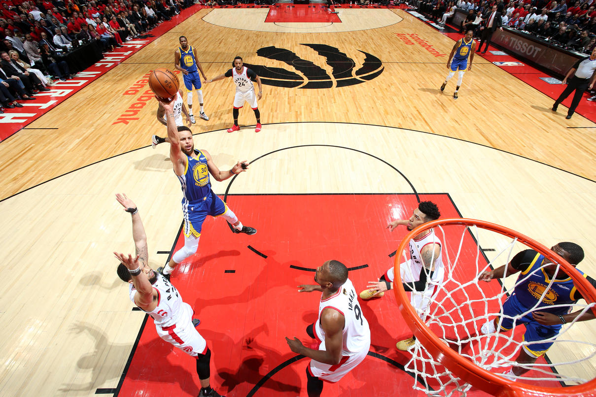 تورنتو رپترز - گلدن استیت وریرز - scotiabank arena - بسکتبال nba