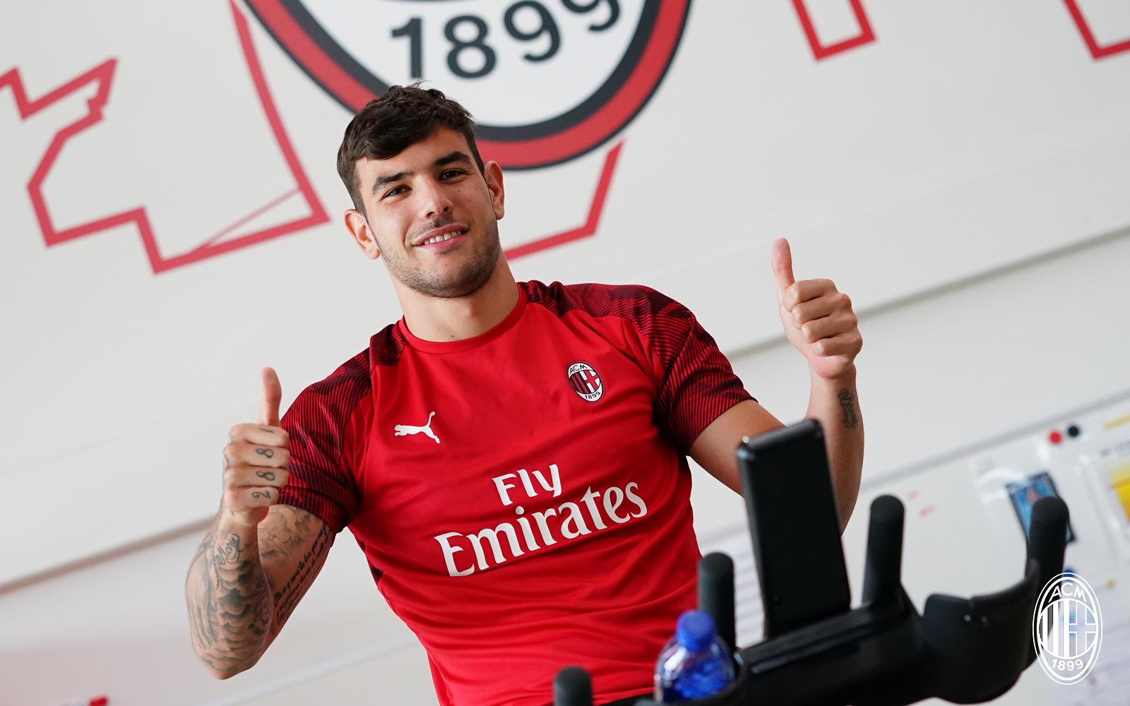 میلان-سری آ-ایتالیا-Ac Milan-فرانسه-هلاس ورونا