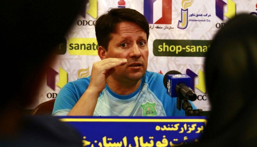 صنعت نفت آبادان-نشست خبری-برزیل