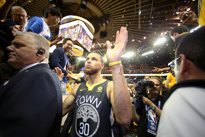 فینال NBA-پلی آف NBA-استفن کری-تایرن لو-استیو کر-لبران جیمز-کوین دورانت-کلی تامپسون-جوال مگی-گلدن استیت وریرز-کلیولند کاوالیرز