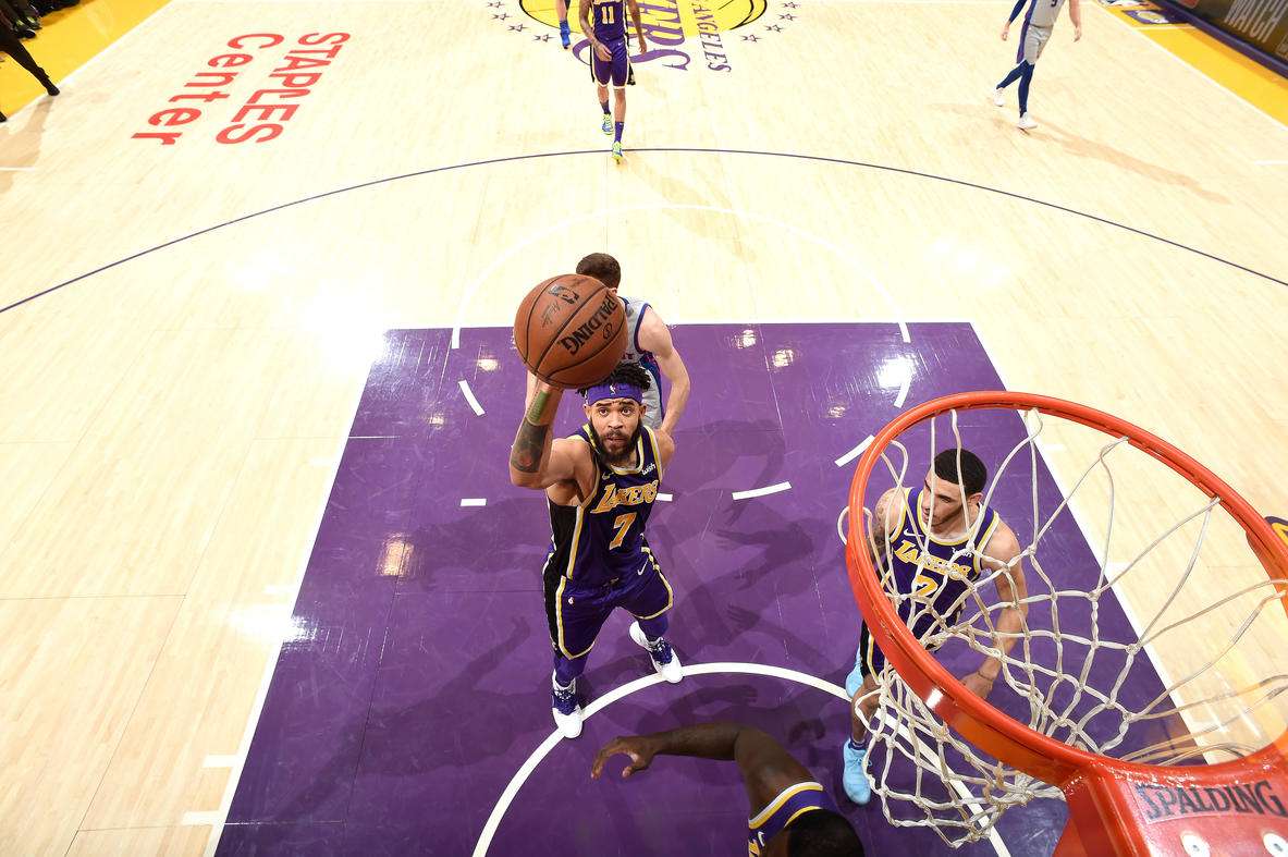 بسکتبال NBA - فصل عادی-لس آنجلس لیکرز-دترویت پیستونز