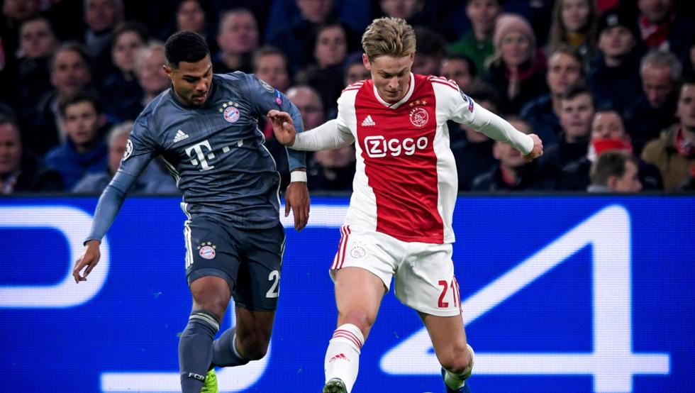 ajax-آژاکس-هافبک-هلند