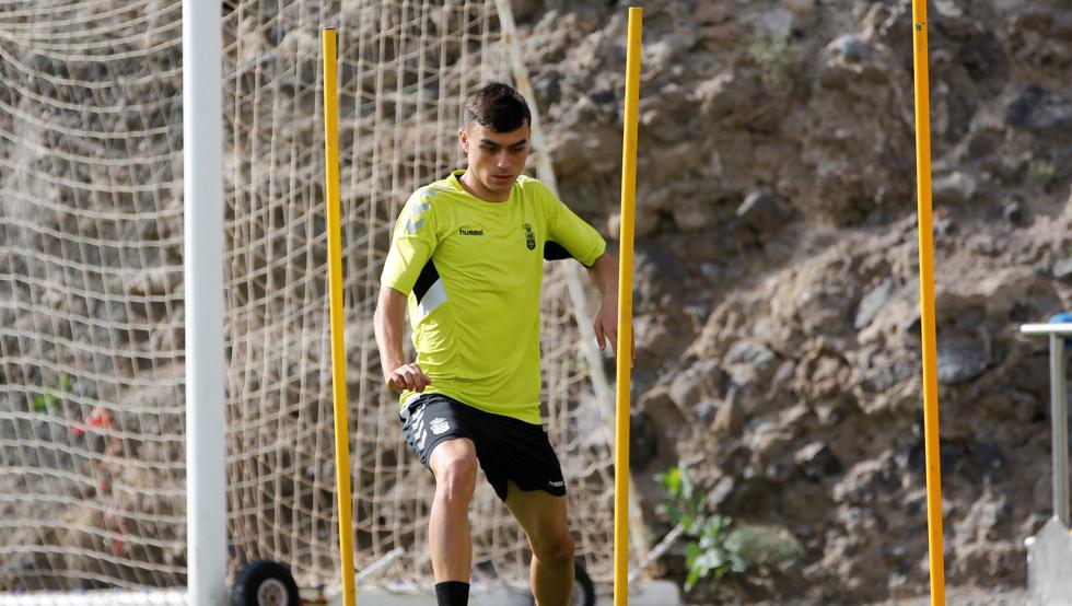 LAS PALMAS-لاس پالماس-بارسلونا-پدیده-هافبک-اسپانیا