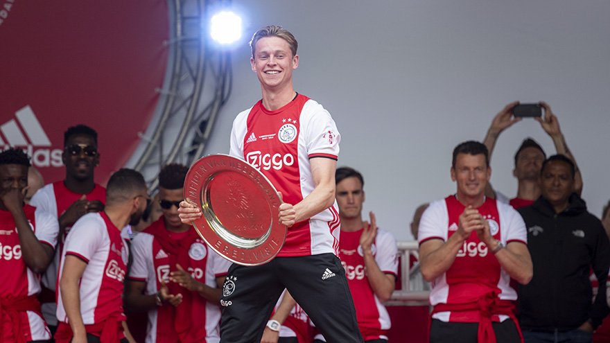 ajax-آژاکس-هافبک-هلند-جشن قهرمانی