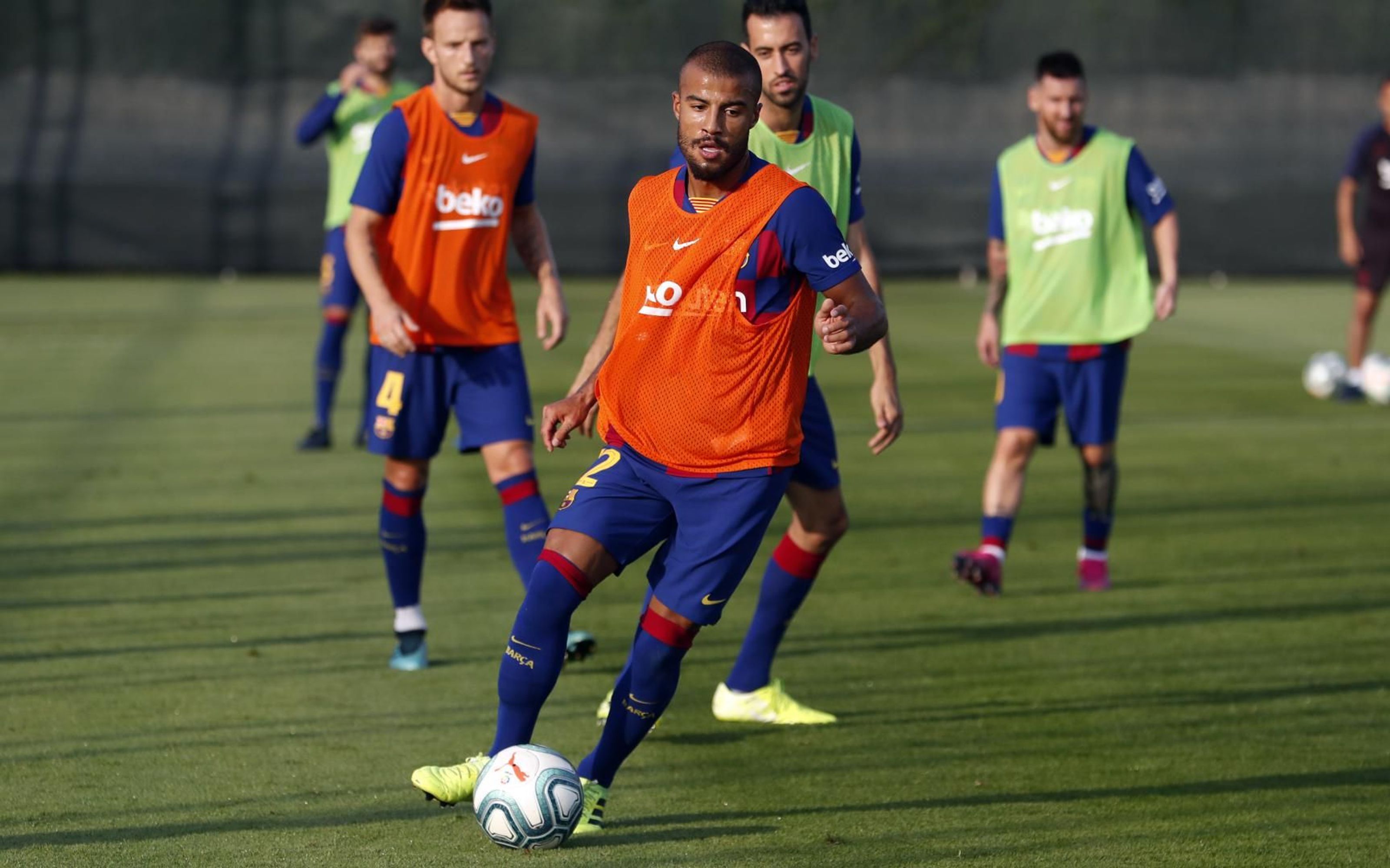 barcelona-بارسلونا-هافبک-برزیل-تمرینات