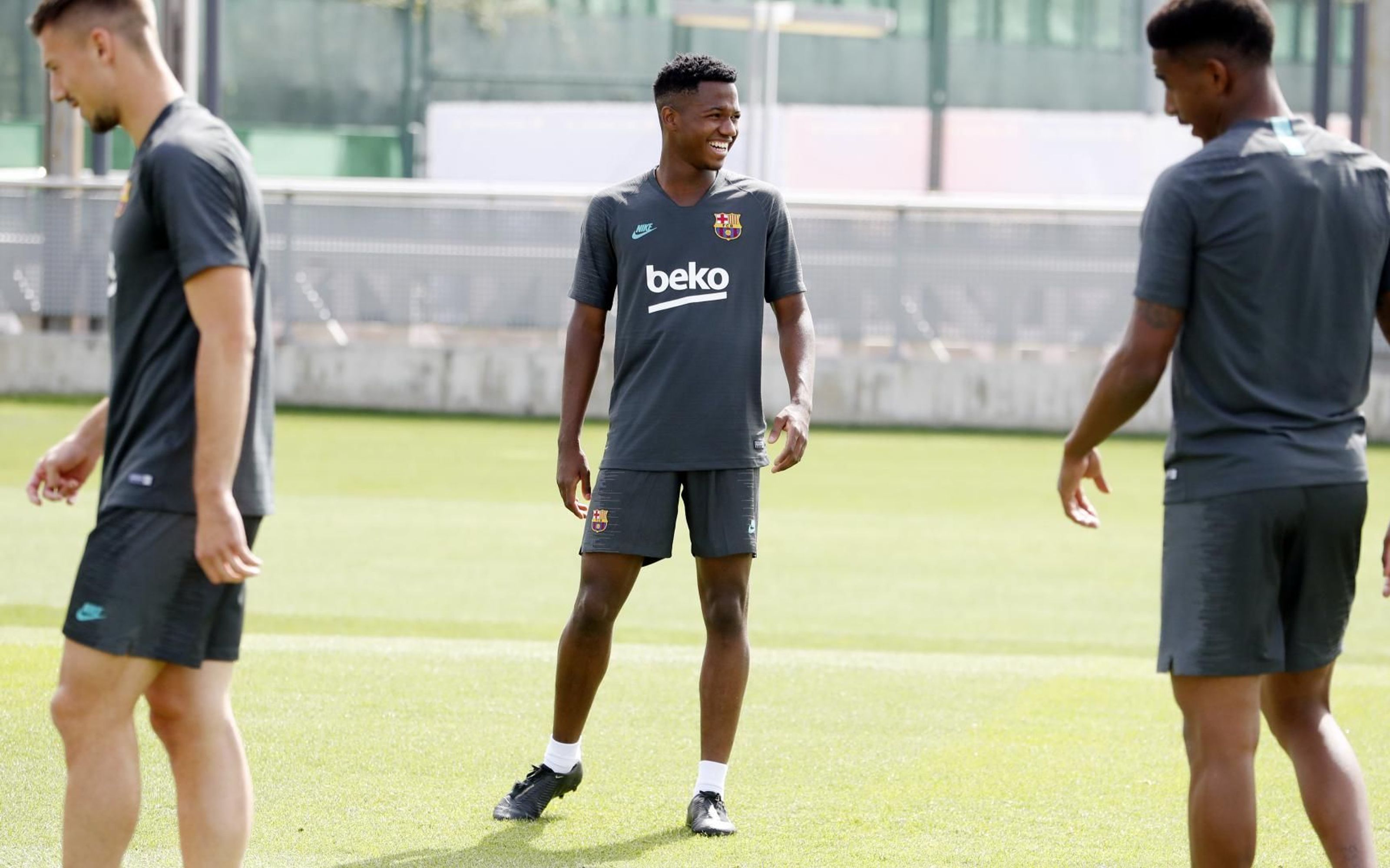 barcelona-بارسلونا-مهاجم-گینه بیسائو-اسپانیا