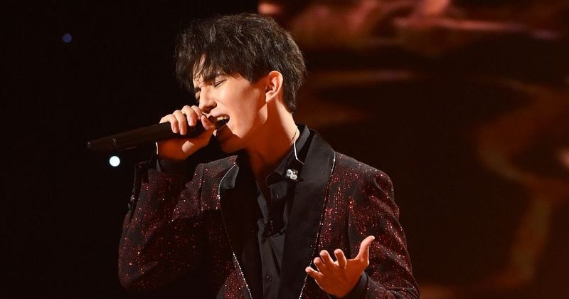دانلود آهنگ زیبای Hello از Dimash Kudaibergen