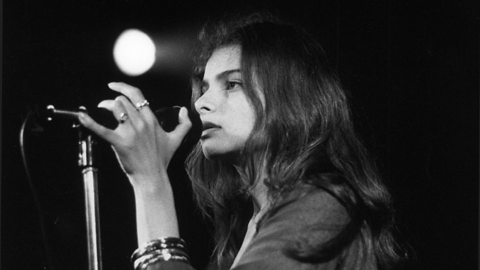 دانلود آهنگ زیبای Fade Into You از Mazzy Star