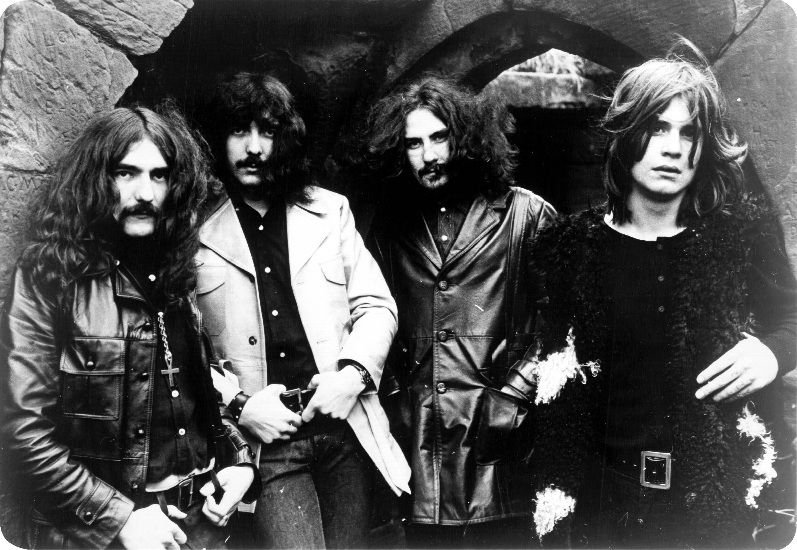 آهنگ children of the grave از black sabbath با متن و ترجمه