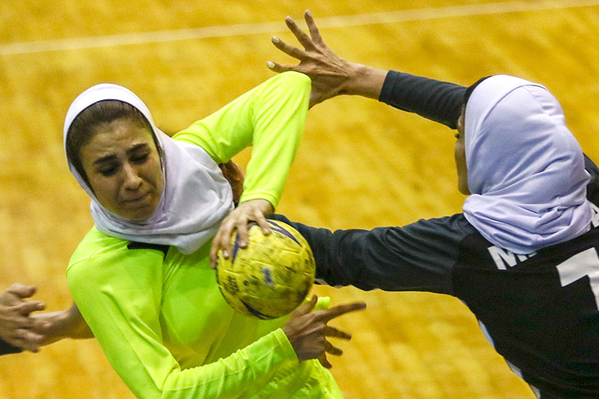 لیگ برتر هندبال بانوان؛ شکست تلخ ذوب آهن در خانه برابر چمران لارستان - Iran handball league