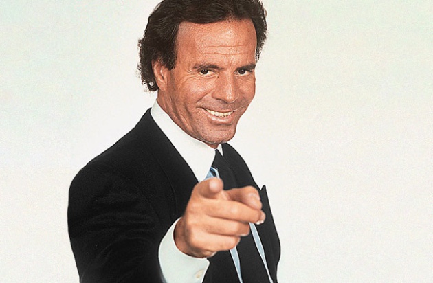 دانلود آهنگ زیبای فرانسوی Julio Iglesias - Nostalgie