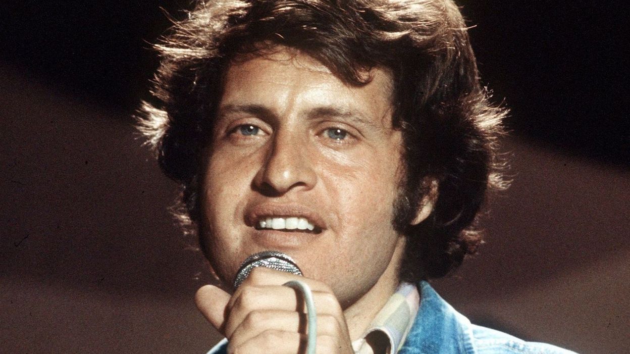 دانلود آهنگ زیبای فرانسوی Joe Dassin - Si Tu T'appelles Mélancolie