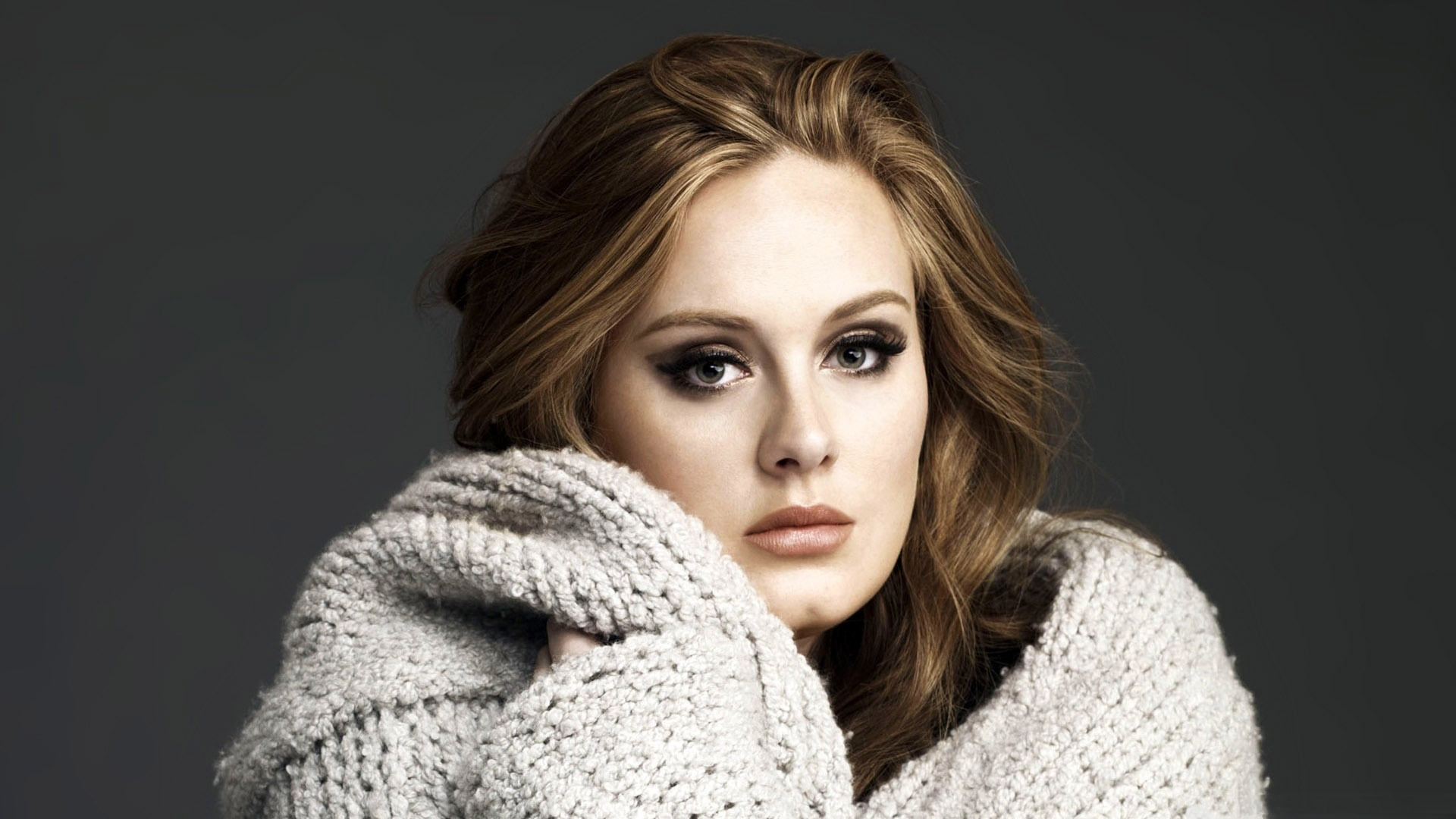 دانلود آهنگ زیبای Adele - Rolling In The Deep