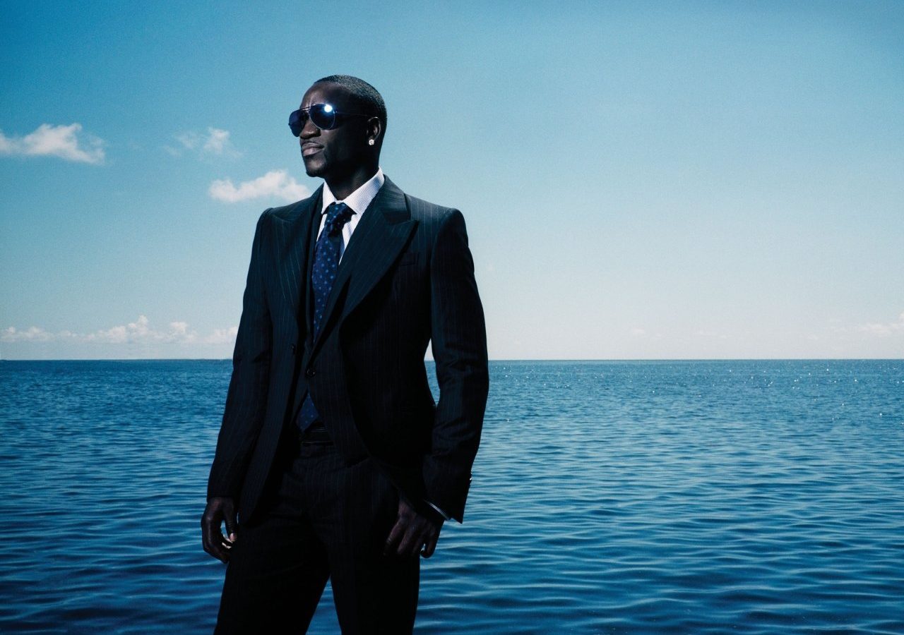 دانلود آهنگ زیبای Akon - Right Now (Na Na Na)