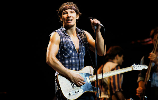 دانلود آهنگ زیبای Bruce Springsteen - Streets Of Philadelphia