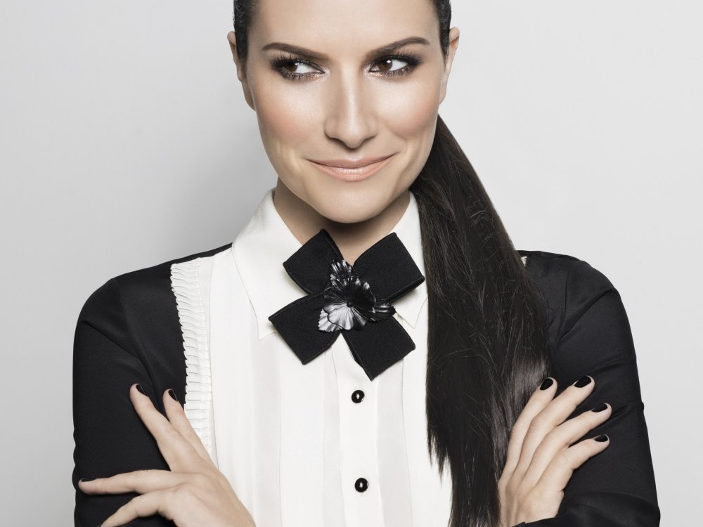 دانلود آهنگ زیبای ایتالیایی Laura Pausini - E Ritorno Da Te