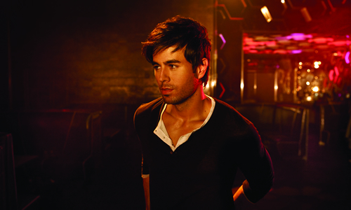 دانلود آهنگ زیبای Enrique Iglesias - Ring My Bells
