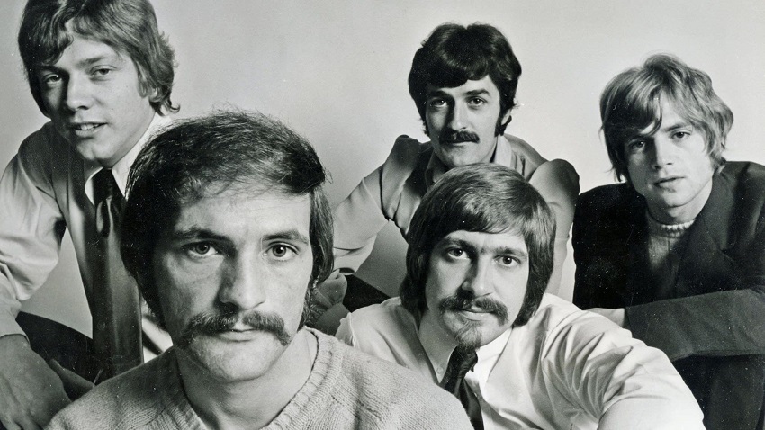 دانلود آهنگ زیبای The Moody Blues - Tuesday Afternoon