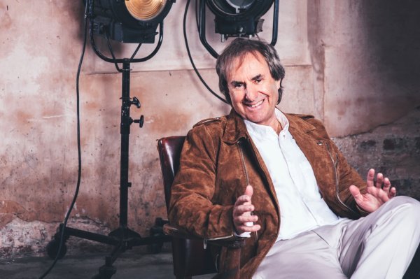 دانلود آهنگ زیبای Chris De Burgh - Last Night