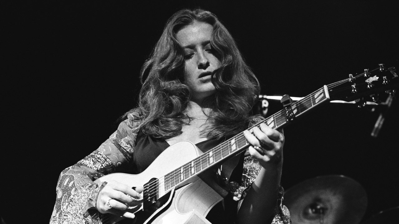 دانلود آهنگ زیبای Bonnie Raitt - I Can't Make You Love Me