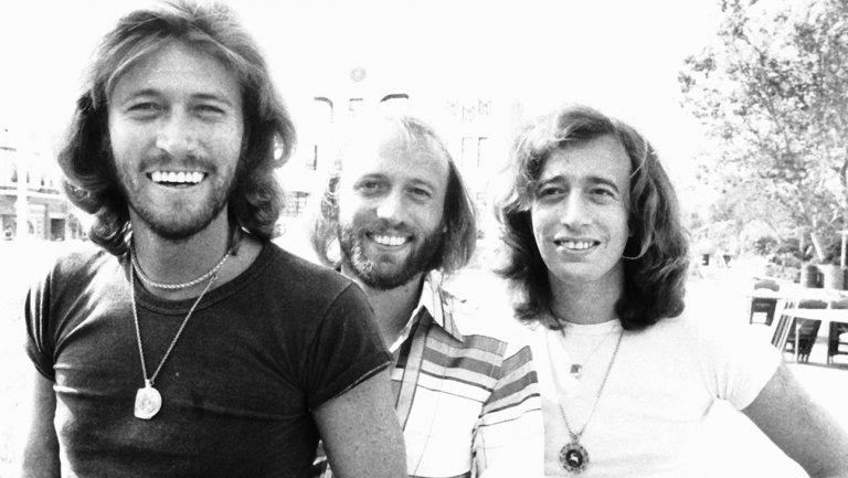 دانلود آهنگ زیبای Bee Gees - Stayin' Alive