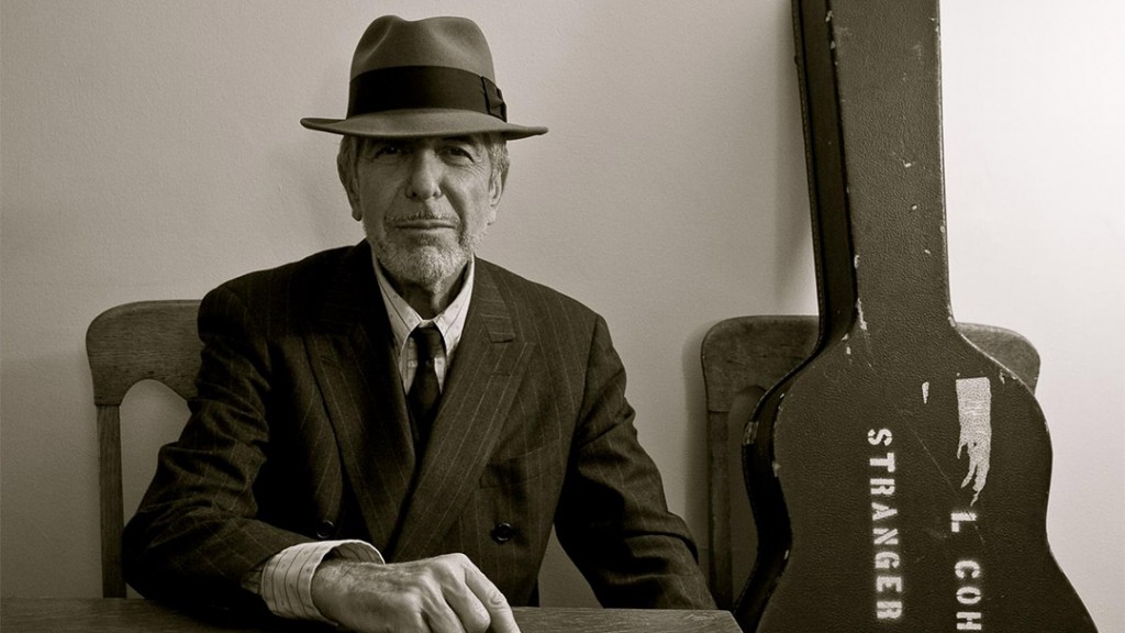 دانلود آهنگ زیبای Leonard Cohen - Famous Blue Raincoat