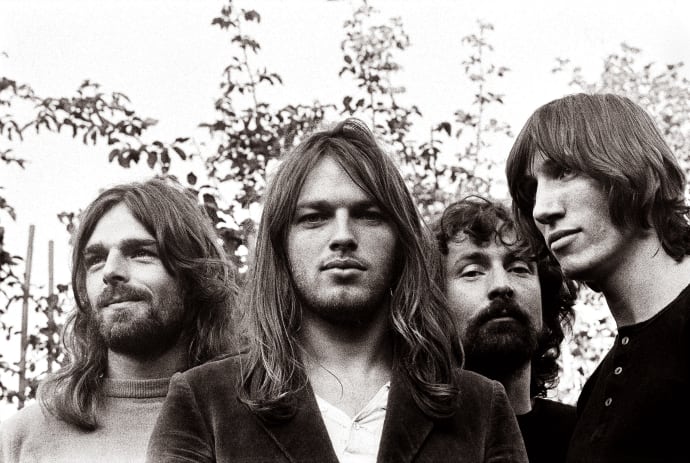 دانلود آهنگ زیبای Pink Floyd - Us And Them