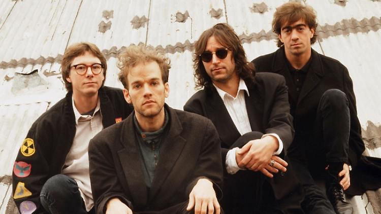 دانلود آهنگ زیبای R.E.M. - Everybody Hurts