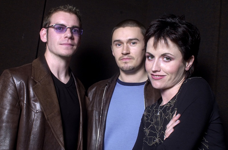 دانلود آهنگ زیبای The Cranberries - Linger