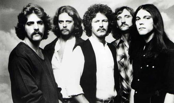 دانلود آهنگ زیبای Eagles - Take It Easy