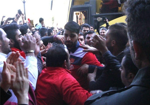 استقبال از کاروان پرسپولیس در اهواز استقبال از کاروان پرسپولیس در اهواز