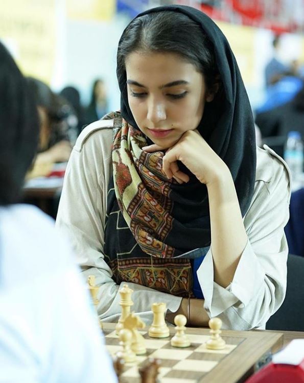 سارا خادم الشریعه