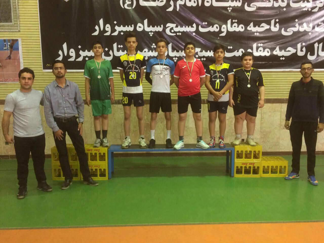 استفاده از صندوق نوشابه سکوی قهرمانی