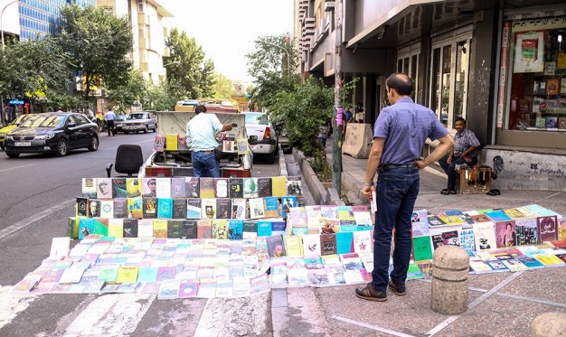 از چهار میثاق و آیین دوست یابی تا افزایش هوش مالی و اعتماد به نفس؛ دانلود محبوب ترین کتاب های غیرداستانی ایرانی و خارجی