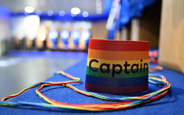 بازوبند کاپیتانی رنگینکمانی - لیگ برتر انگلیس - LGBTQ+