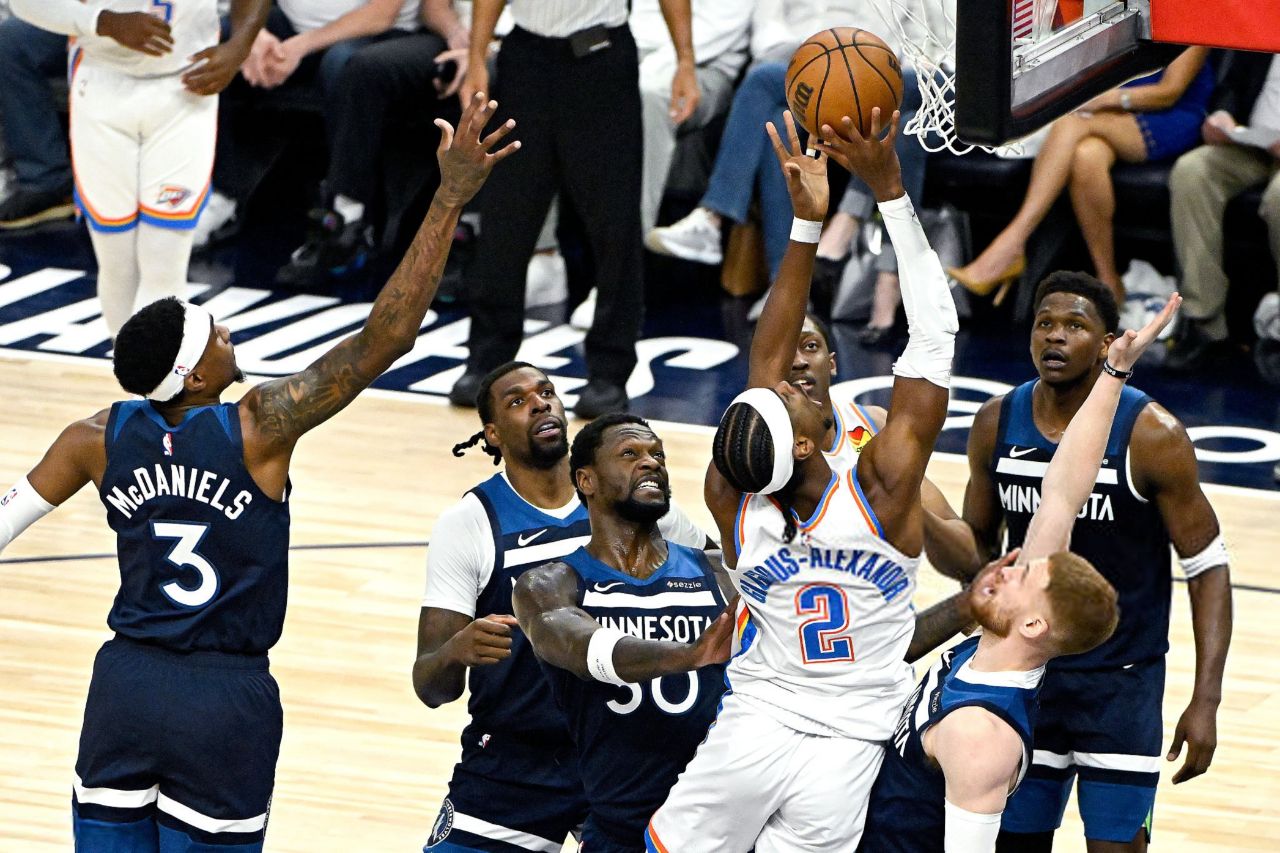 بسکتبال NBA - پلی آف - شی گیلجس الکساندر، ستاره اوکلاهاما سیتی تاندر مقابل مینه سوتا تیمبروولوز