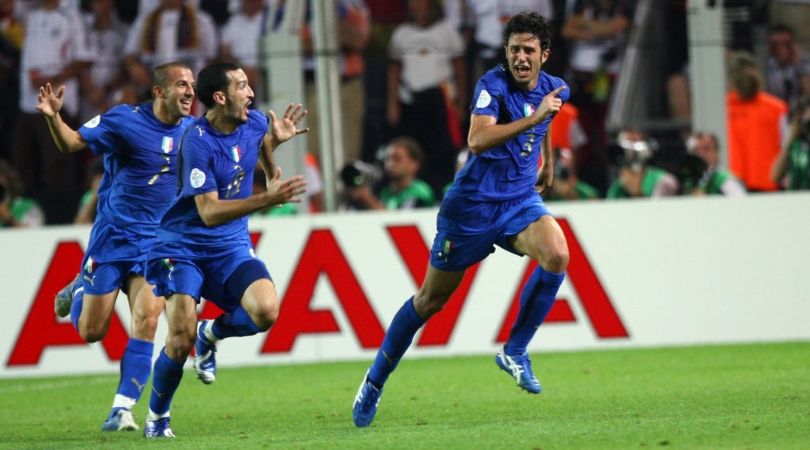 صعود ایتالیا به فینال جام جهانی 2006 با برتری 2-0 مقابل آلمان در دقایق پایانی وقت های اضافه