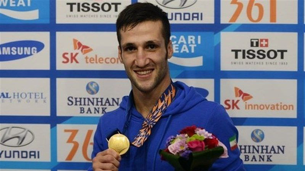 عکس از امیر مهدی زاده قهرمان سابق کاراته ایران