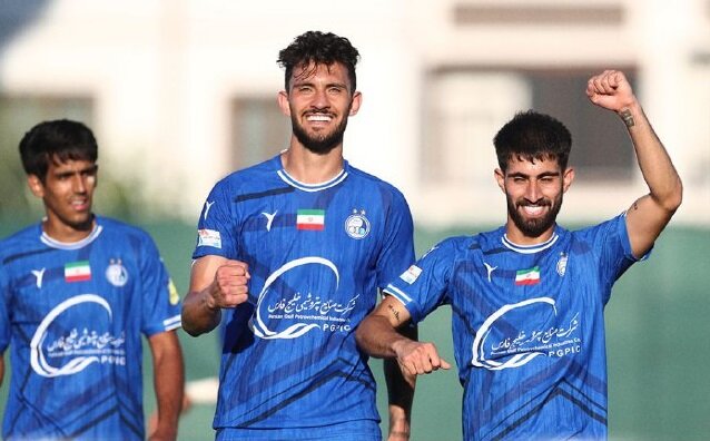 عکس از علیرضا کوشکی و محمدرضا آزادی مهاجمان استقلال در اردوی پیش فصل ترکیه