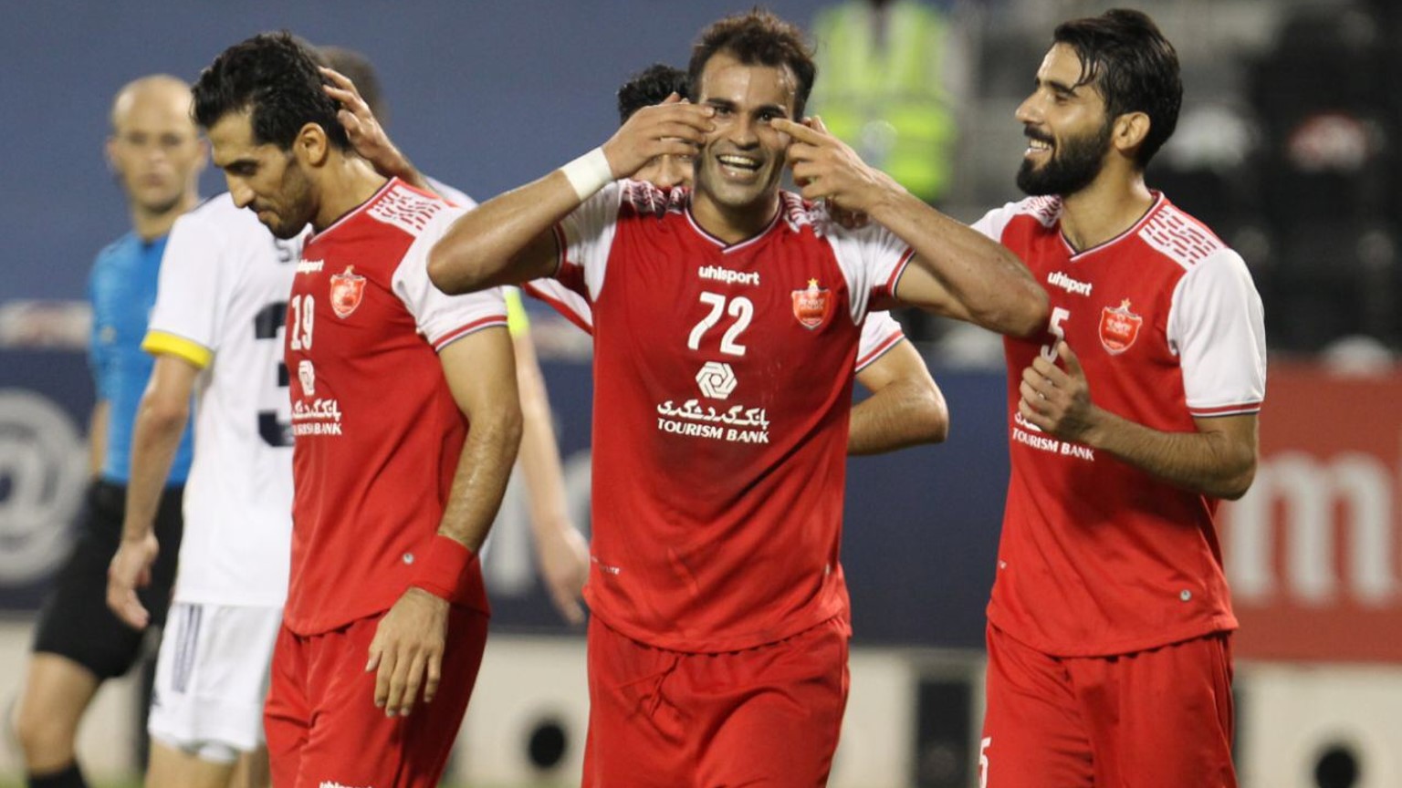 عیسی آل کثیر مهاجم پرسپولیس تهران - بشار رسن هافبک عراقی پرسپولیس - بازی پرسپولیس و پاختاکور لیگ قهرمانان آسیا - لیگ برتر ایران