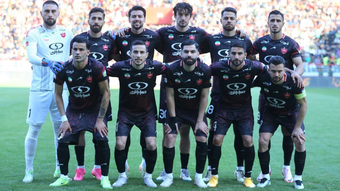 گئورگی گولسیانی و فرشاد فرجی و بازیکنان باشگاه پرسپولیس در عکس تیمی - لیگ برتر ایران