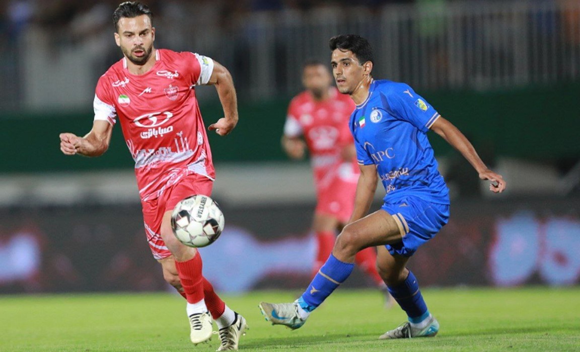 سروش رفیعی هافبک پرسپولیس تهران - بازیکن سابق تیم ملی ایران، فولاد، سپاهان و تراکتور - محمدحسین اسلامی بازیکن استقلال تهران و وینگر سابق ذوب آهن اصفهان - لیگ برتر ایران