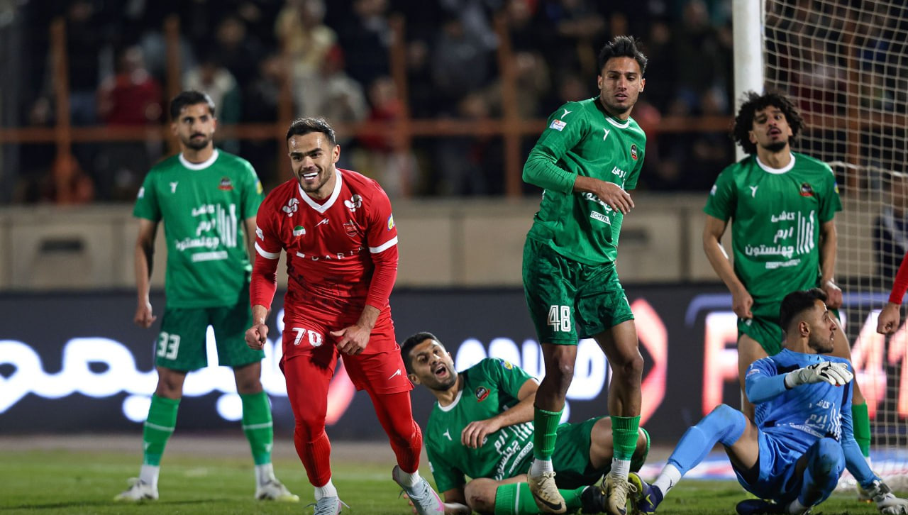 اوستون اورونوف - پرسپولیس و شمس آذر