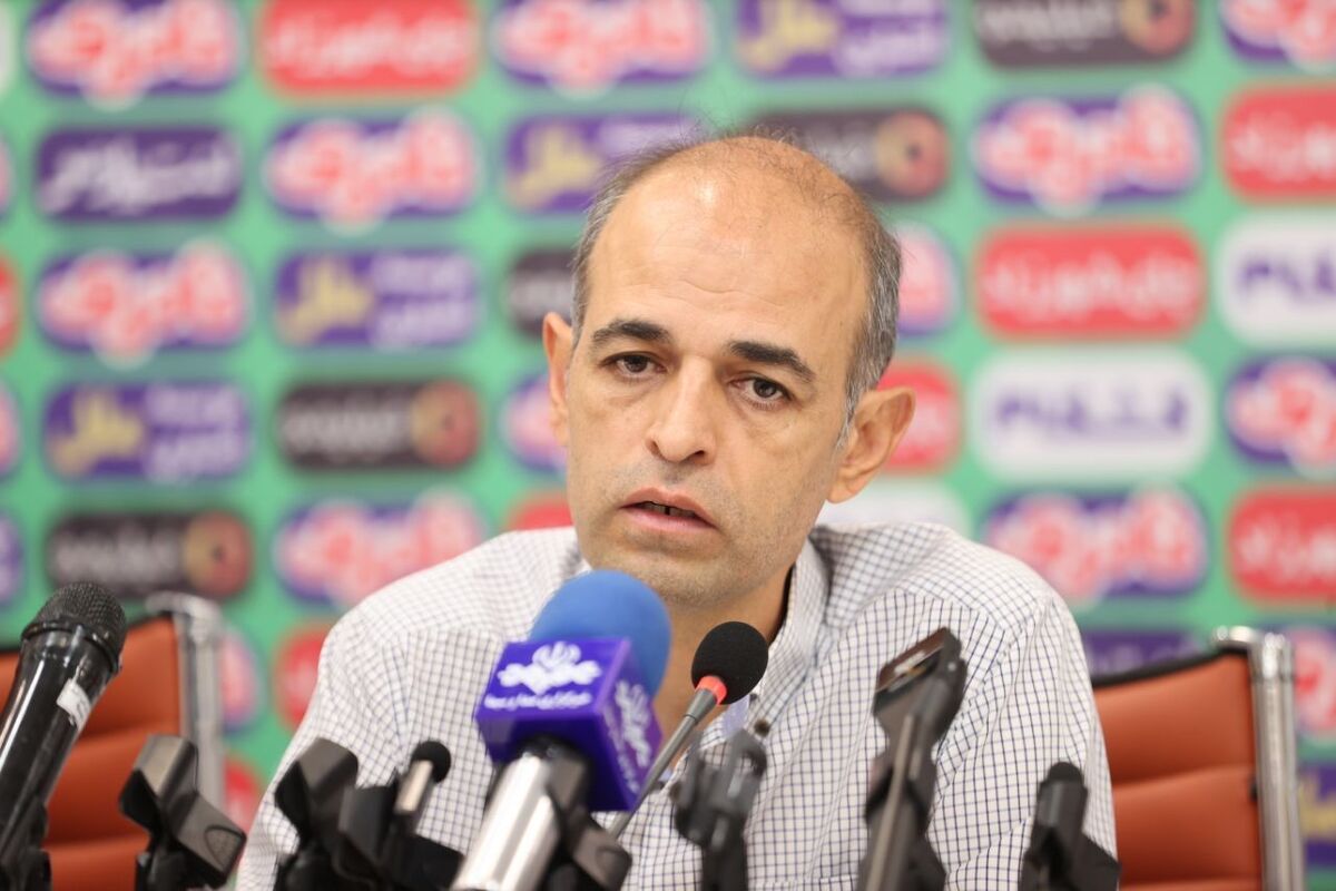 محرم نویدکیا: VAR آوردیم که به فوتبال کمک کند، نه اینکه وضعیت بازیها را بدتر کند