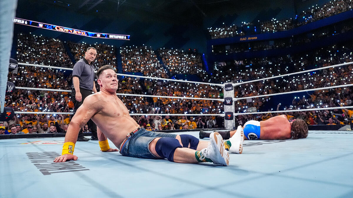 جان سینا برابر ای جی استایلز در رویداد کشتی کج کرون جول wwe