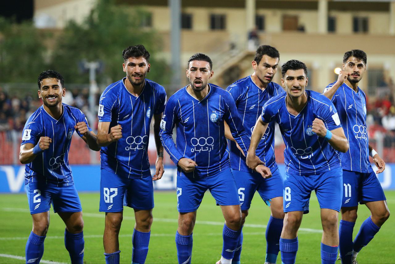 عکس تیمی از خوشحالی بازیکنان استقلال پس از گلزنی به المحرق بحرین