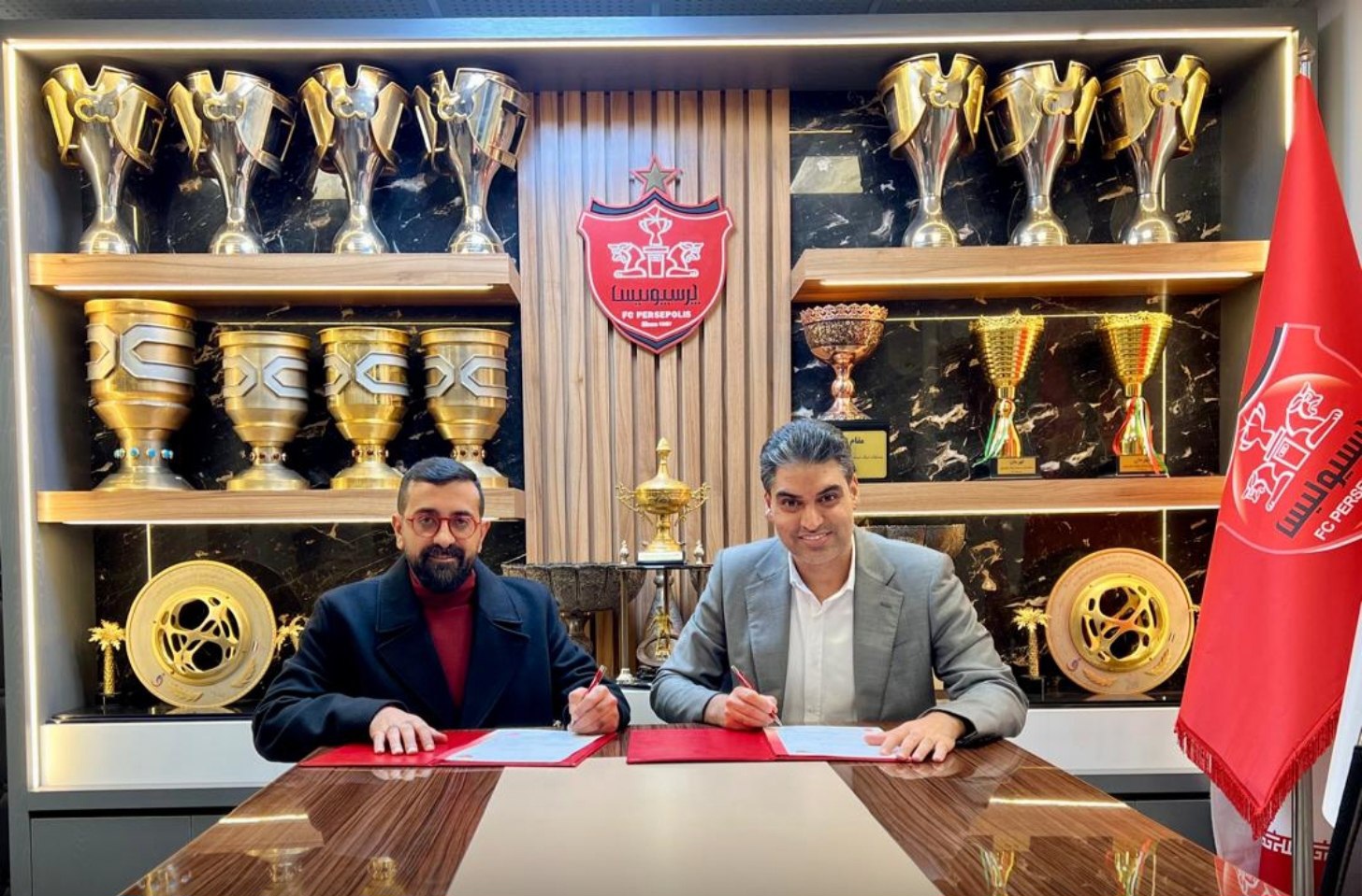 عکس از فرزاد حبیب الهی مدیر اسکاتینگ پرسپولیس و پیمان حدادی