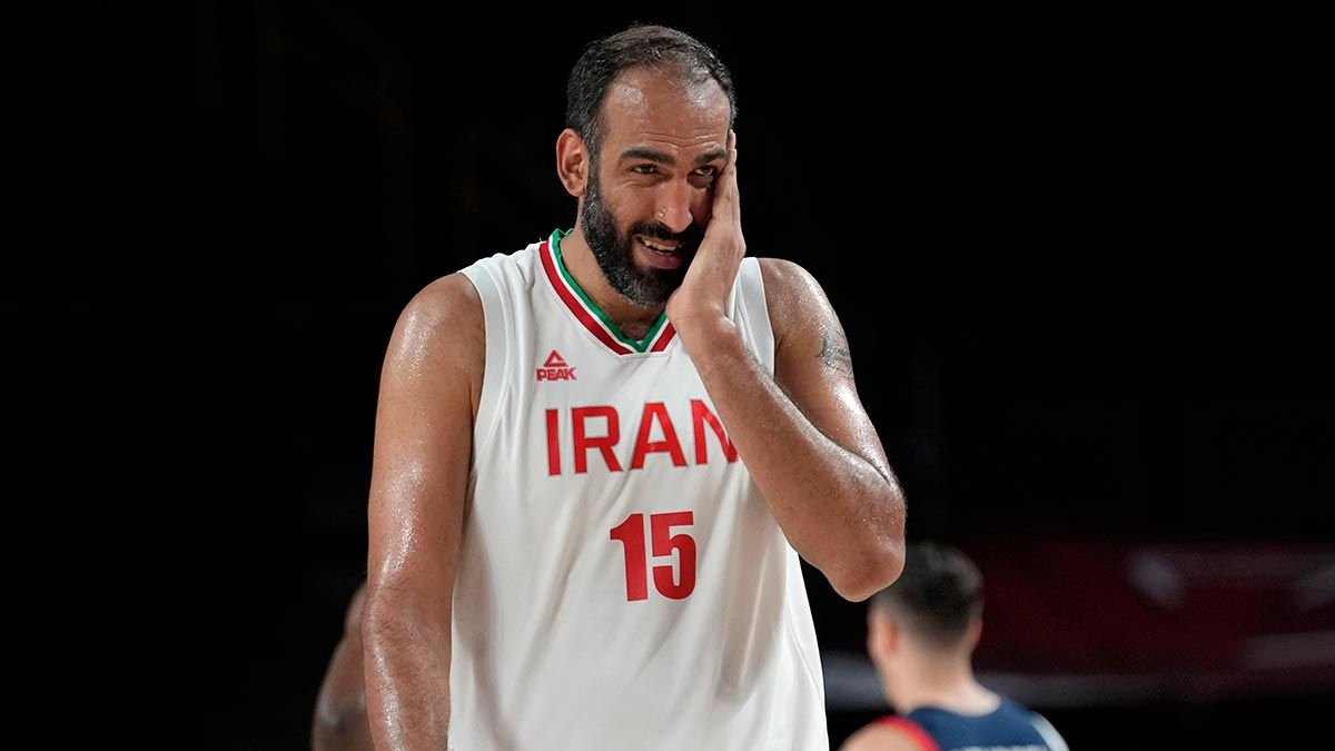 عکس از حامد حدادی سنتر بسکتبال ایران