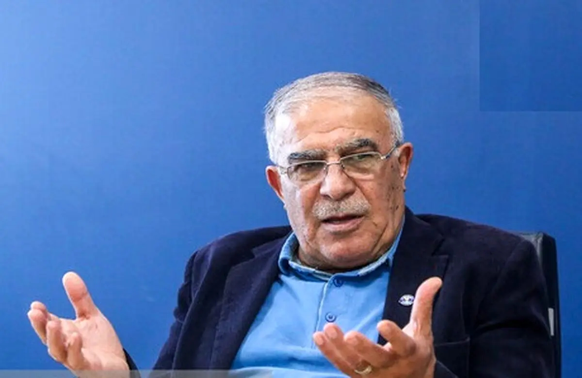 عکس از حسن روشن پیشکسوت فوتبال ایران