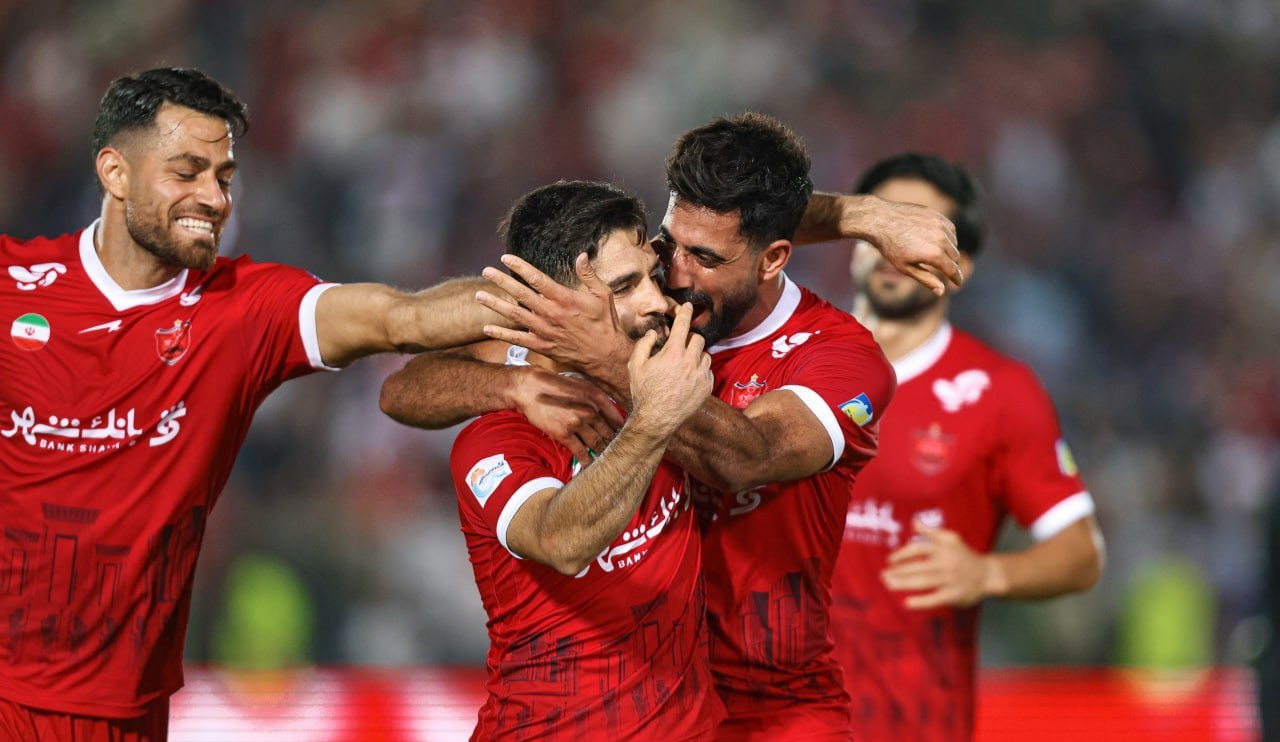 عکس از خوشحالی بعد از گل بازیکنان پرسپولیس به ذوب آهن